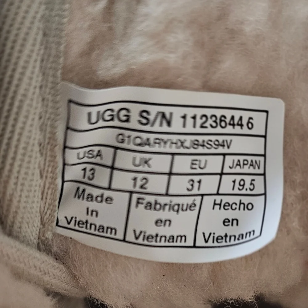 UGG Neumel Mashup chukka Kids Colorblock Suede Boots Size 13